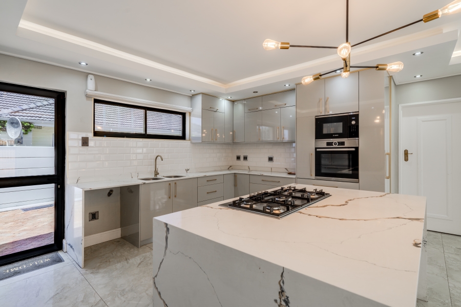 3 Bedroom Property for Sale in Rondebosch Park Estate Western Cape